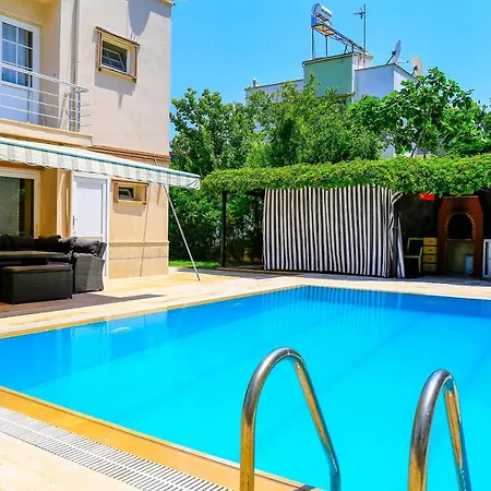 Turkan Kusadasi